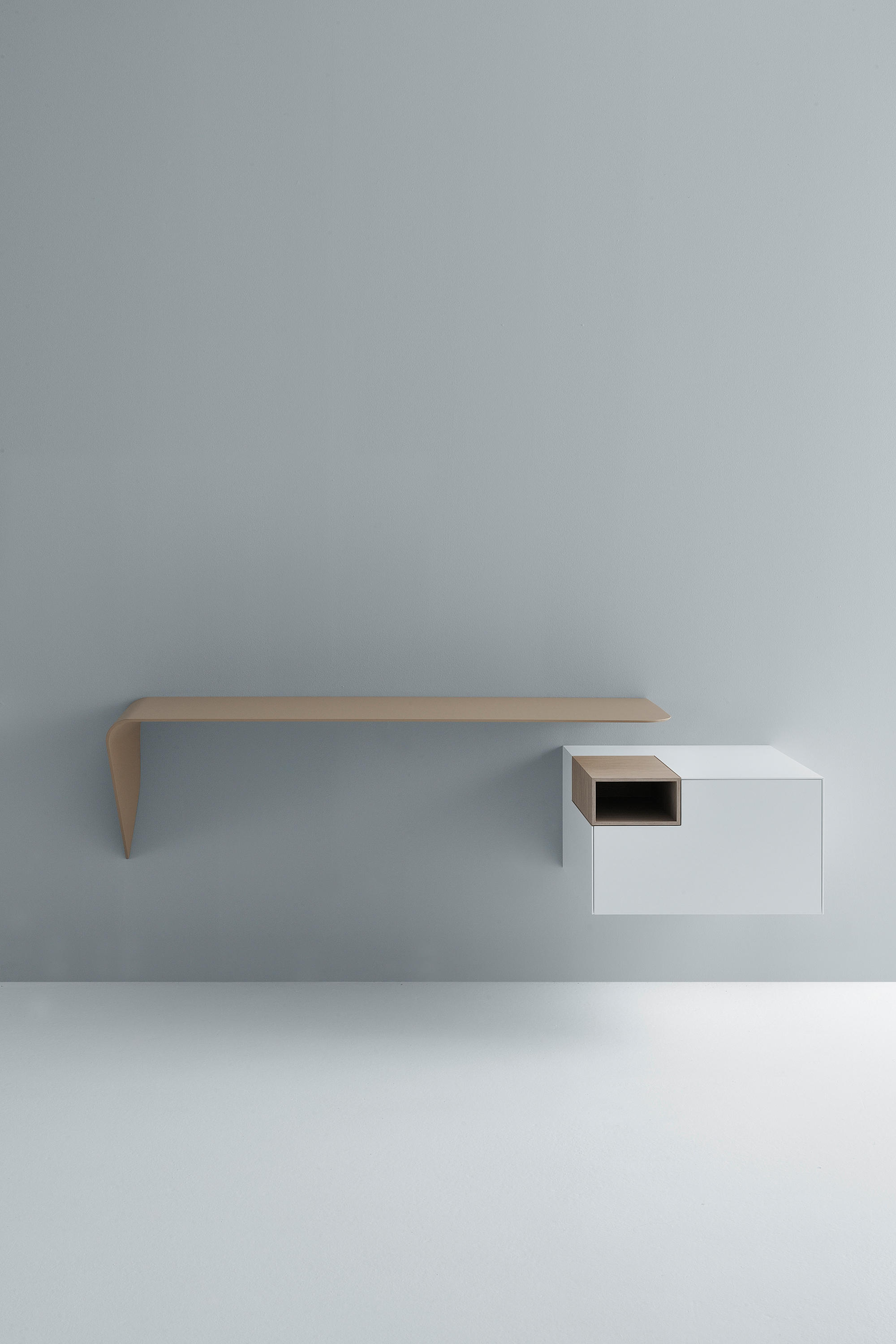 华体会体育官方在线官网 - 附件|装饰画/墙饰|办公家具|华体会体育官方在线官网家具|MAMBA 悬挂桌