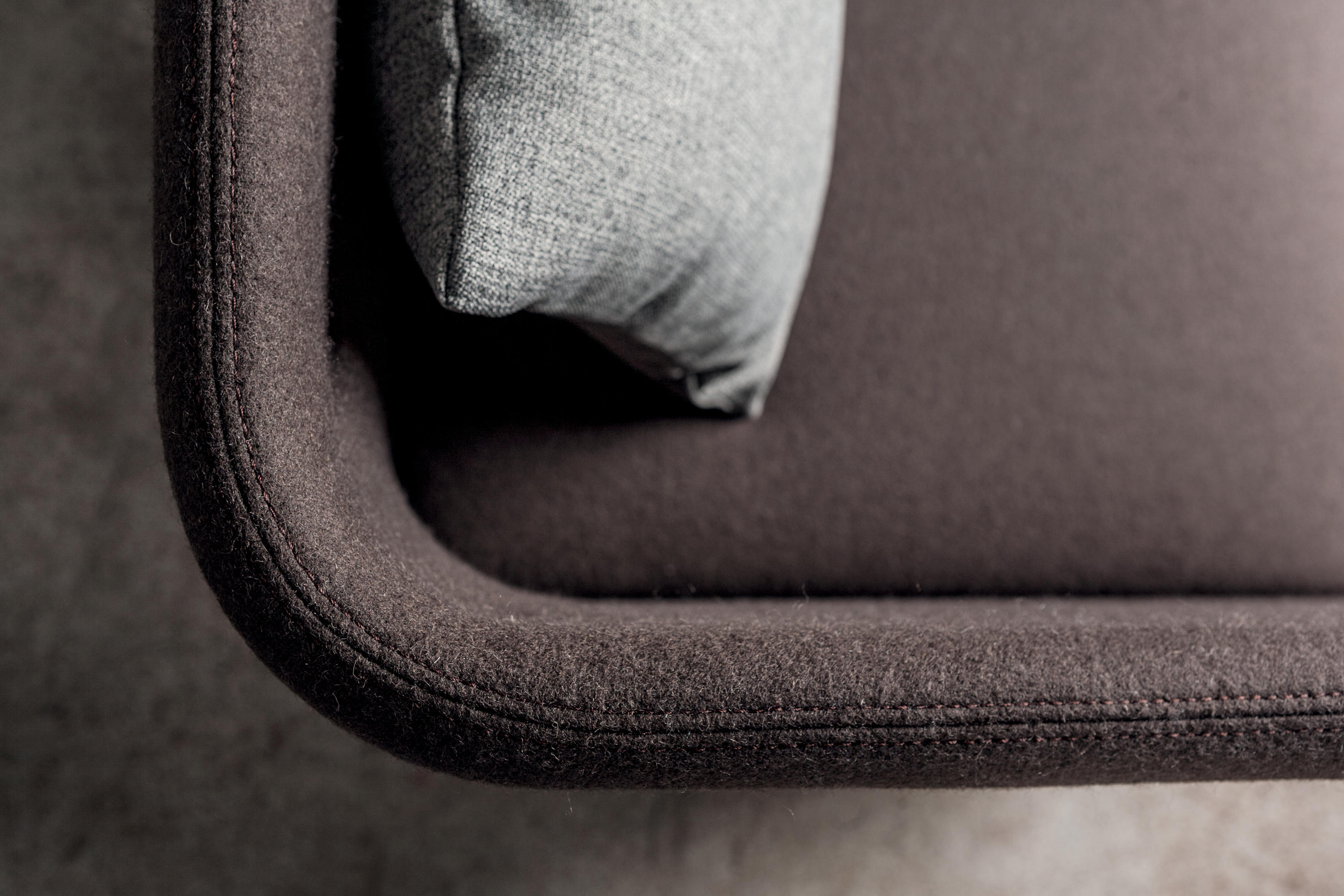 华体会体育官方在线官网 - 坐具|沙发|办公家具|华体会体育官方在线官网家具|Hug 多功能洽谈沙发