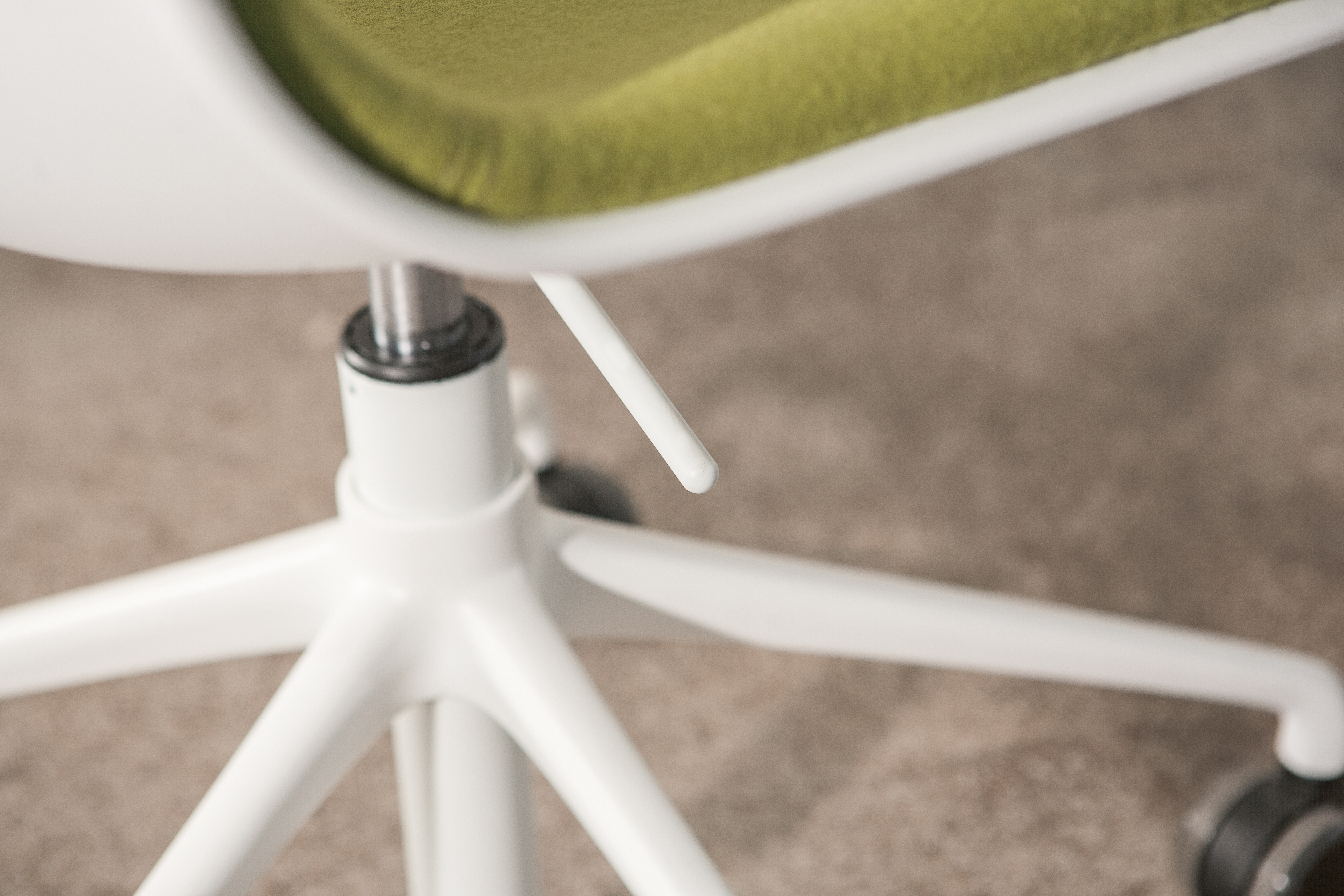 办公椅|现代真皮会议椅|办公家具|华体会体育官方在线官网家具|Máni  洽谈椅