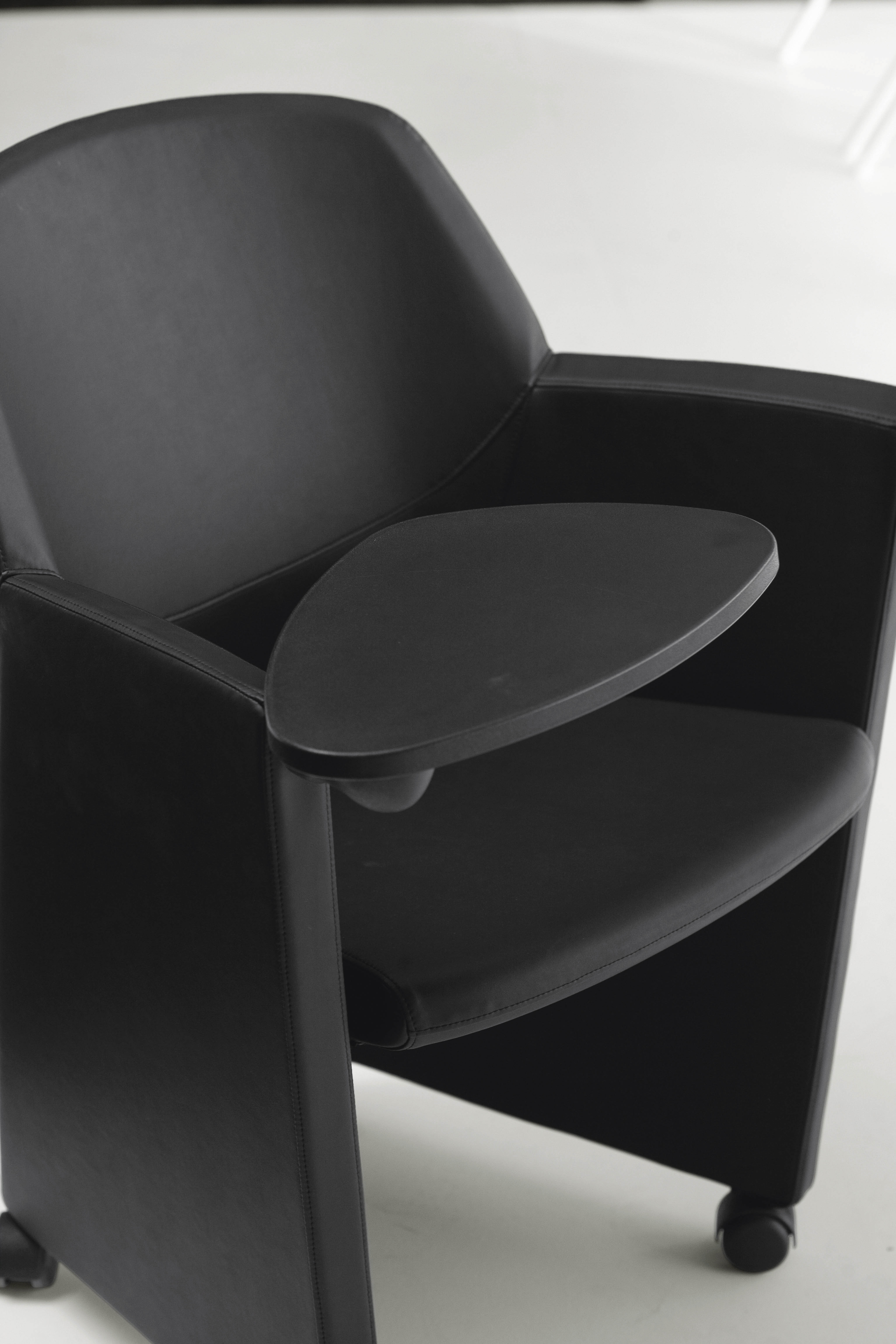 华体会体育官方在线官网 - 坐具|办公椅|办公家具|华体会体育官方在线官网家具|Peppermint hospitality 洽谈椅