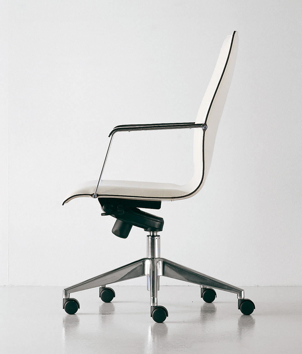 办公椅|现代真皮会议椅|办公家具|华体会体育官方在线官网家具|KX executive 办公椅洽谈椅