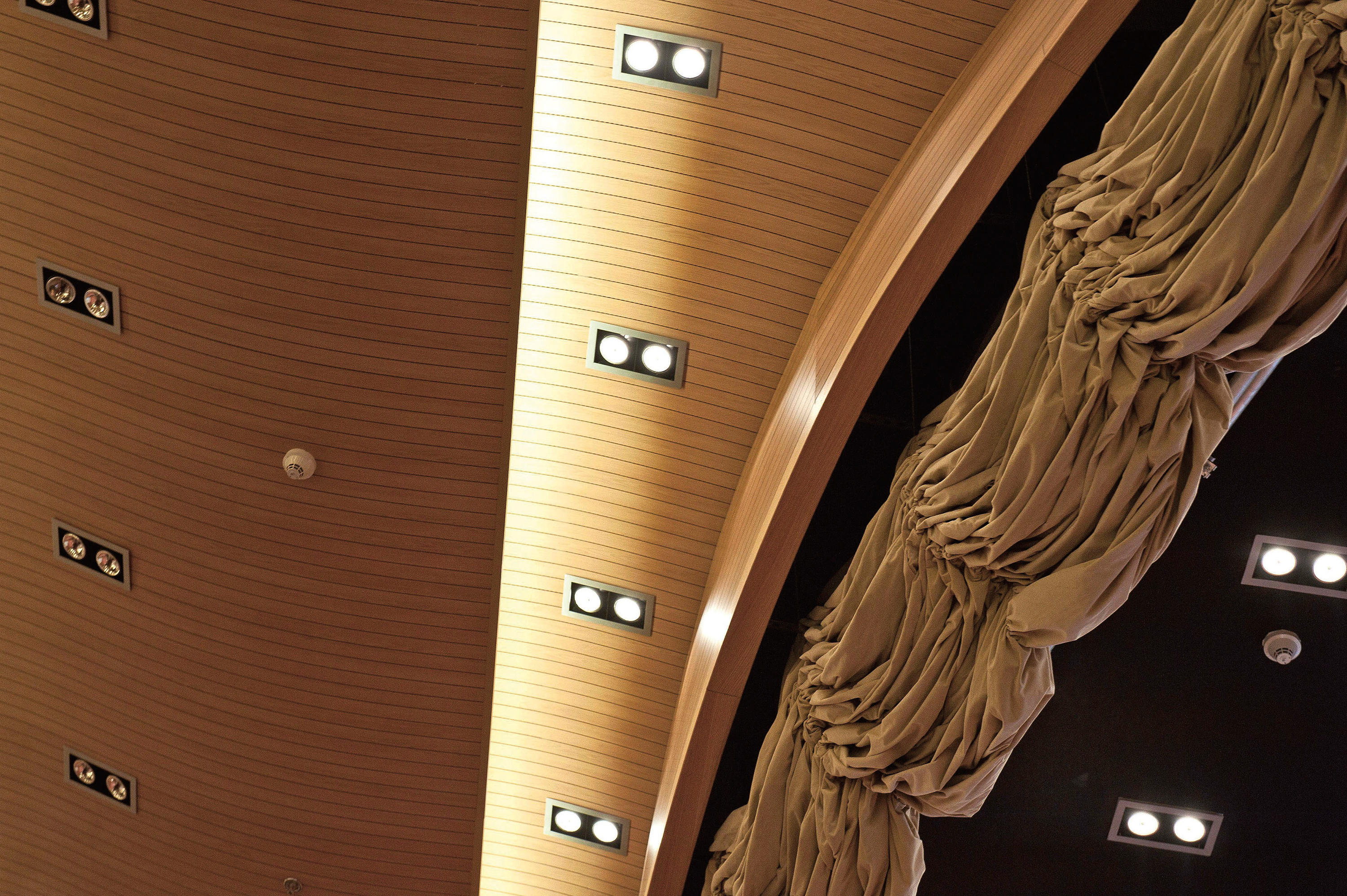 会议台|静音舱/洽谈屋|办公家具|华体会体育官方在线官网家具|Mywall 吸音饰面板