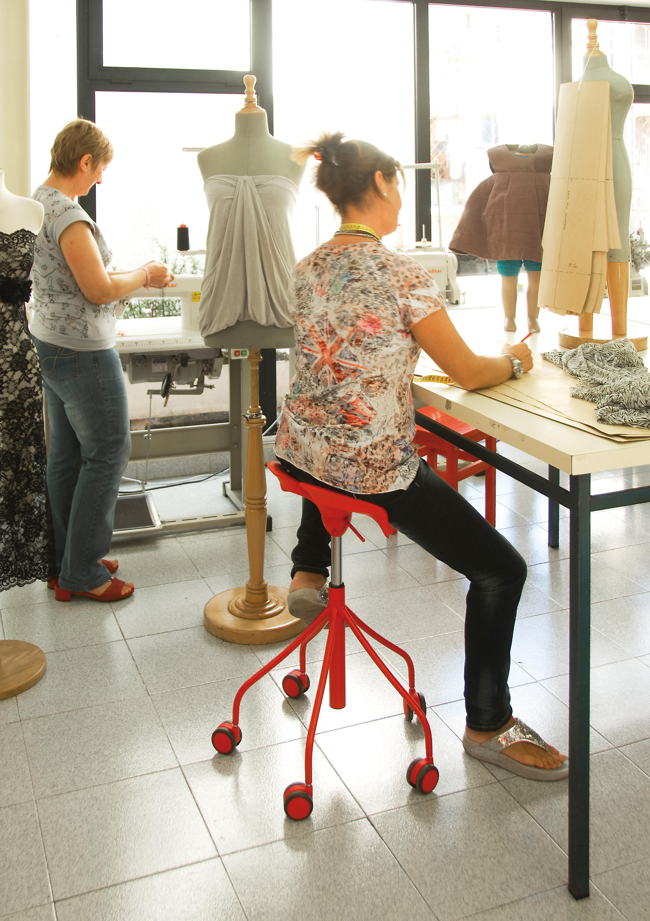 华体会体育官方在线官网 - 坐具|吧椅/凳子|办公家具|华体会体育官方在线官网家具|BINARIA 吧椅