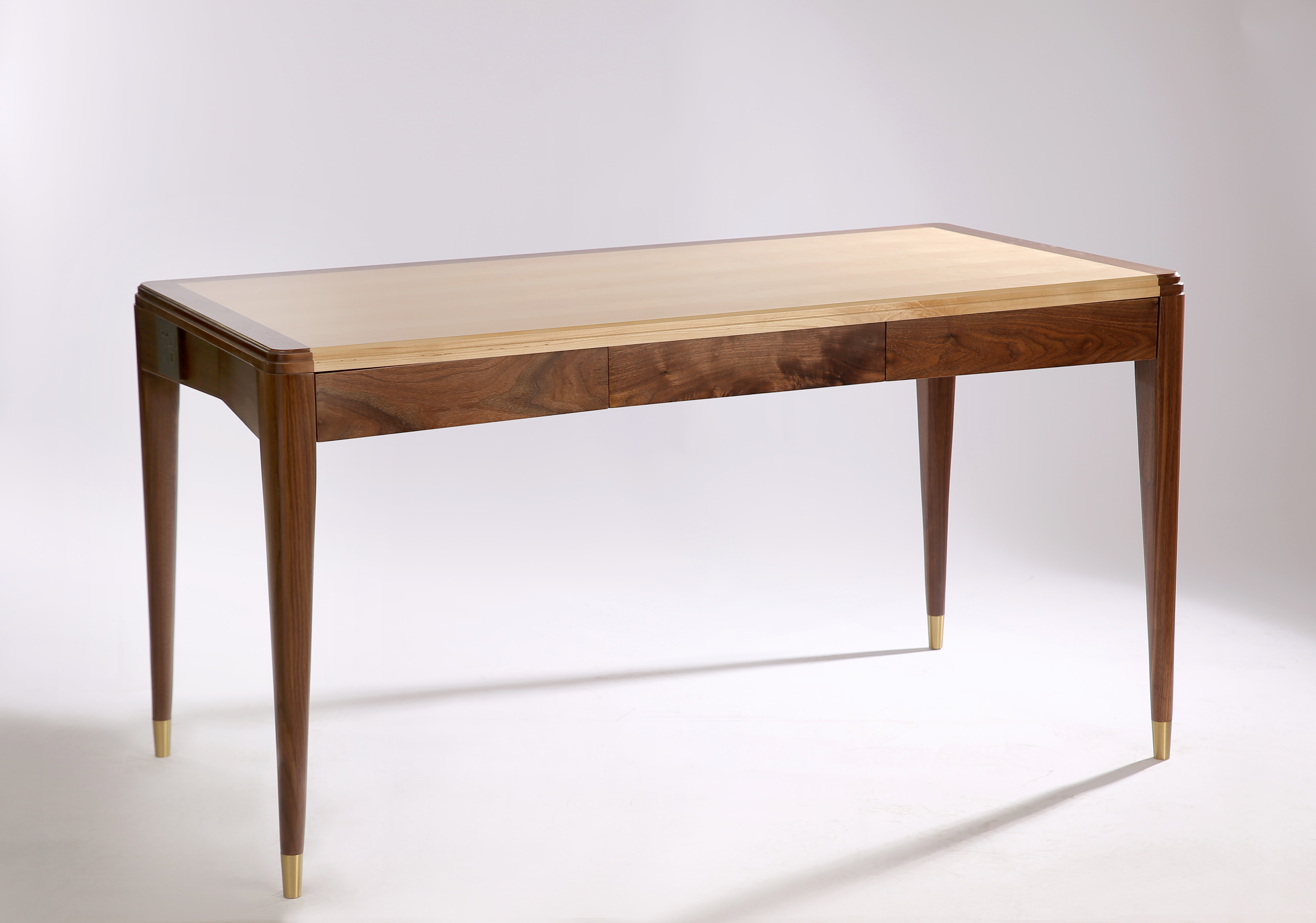 华体会体育官方在线官网 - 桌几|办公桌|办公家具|华体会体育官方在线官网家具|海派时尚-写字台