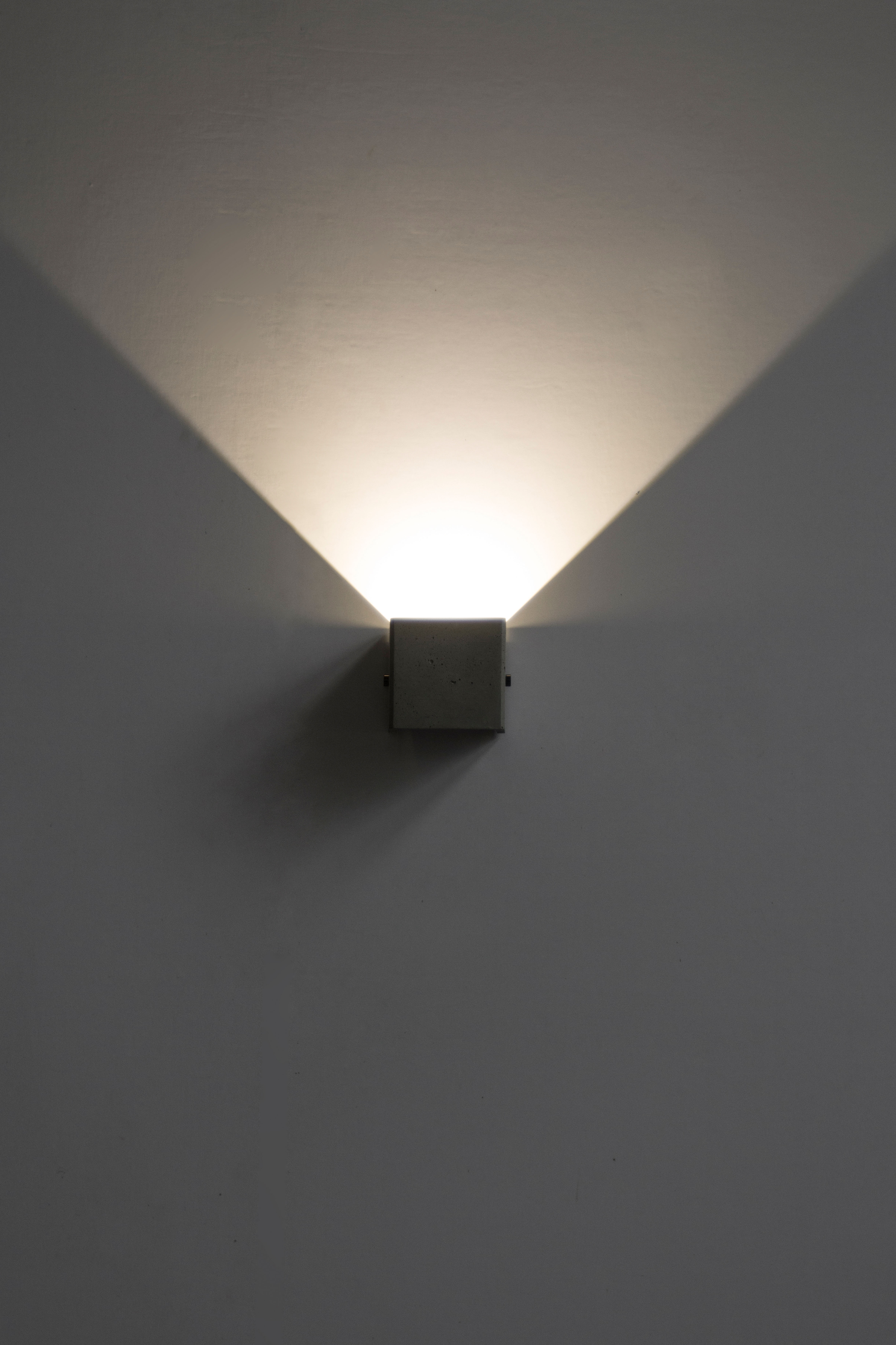 华体会体育官方在线官网 - 灯饰|壁灯|办公家具|华体会体育官方在线官网家具|壁灯-V