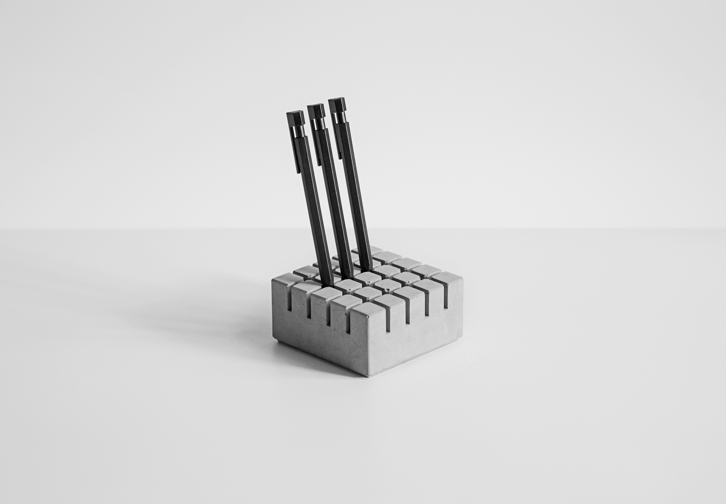 华体会体育官方在线官网 - 附件|饰品|办公家具|华体会体育官方在线官网家具|名片夹 / 笔插-井