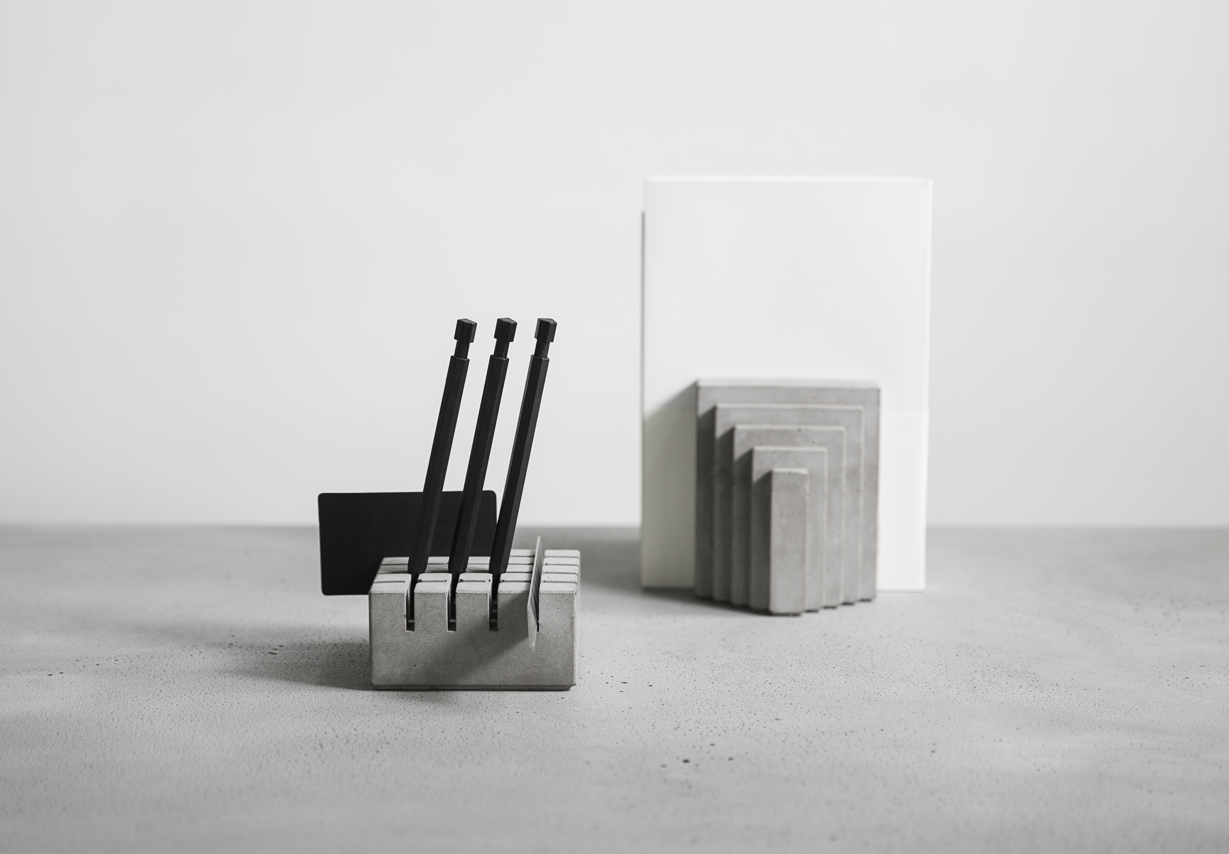 华体会体育官方在线官网 - 附件|饰品|办公家具|华体会体育官方在线官网家具|名片夹 / 笔插-井