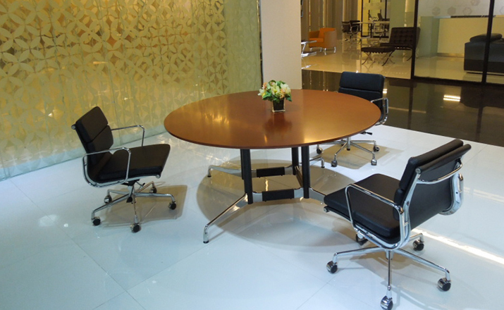 华体会体育官方在线官网 - 桌几|茶几/边几|办公家具|华体会体育官方在线官网家具|伊姆斯圆桌