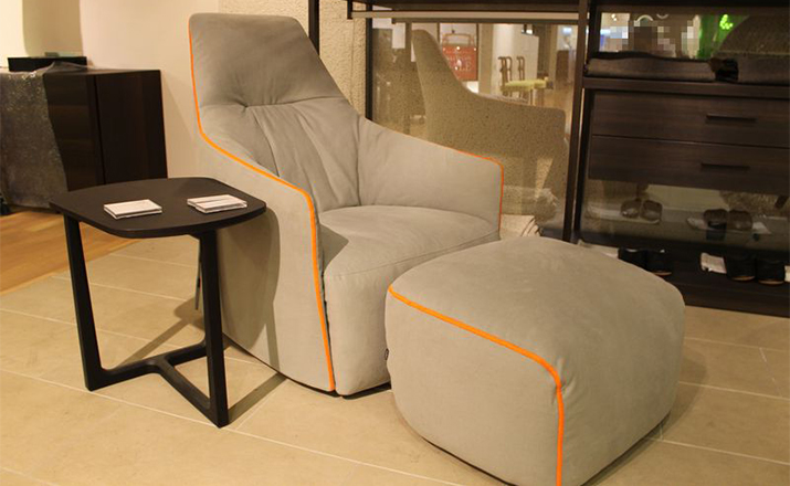 华体会体育官方在线官网 - 坐具|休闲椅|办公家具|华体会体育官方在线官网家具|圣莫尼卡休闲扶手椅&脚踏