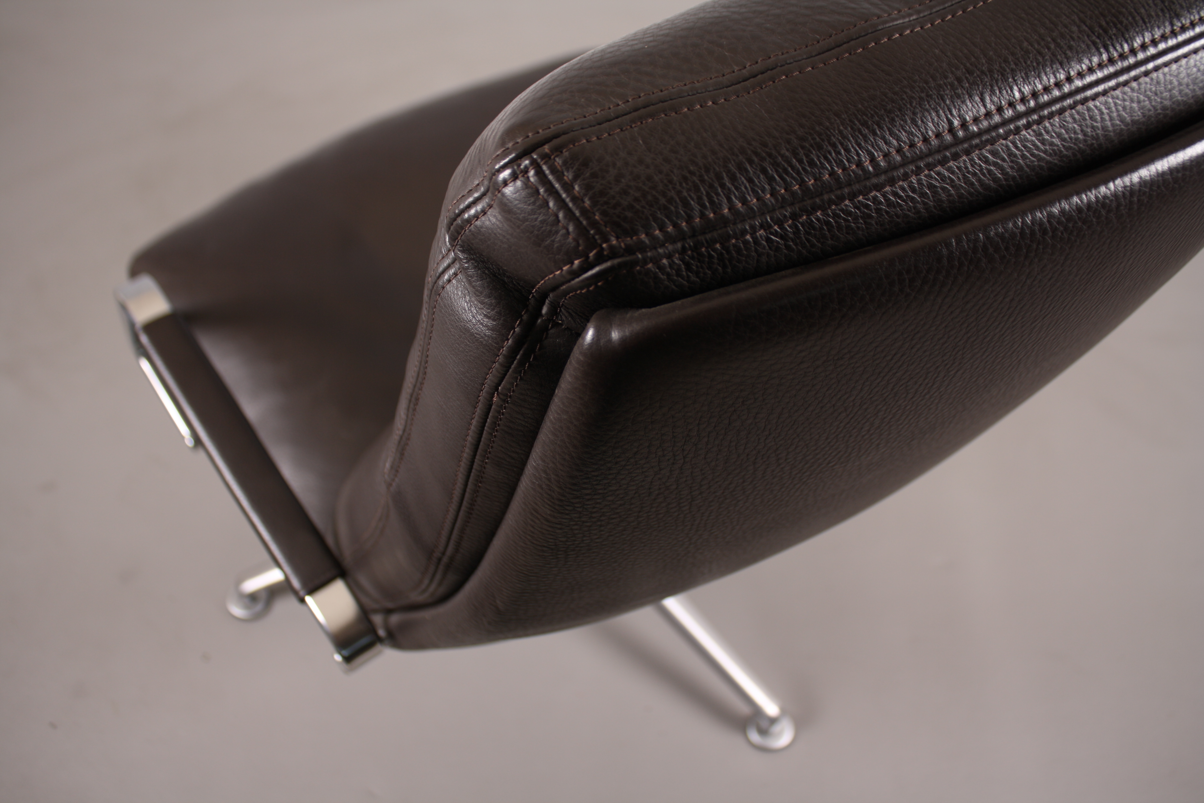 办公椅|现代真皮中班椅|办公家具|华体会体育官方在线官网家具|FK 86 Lounge.