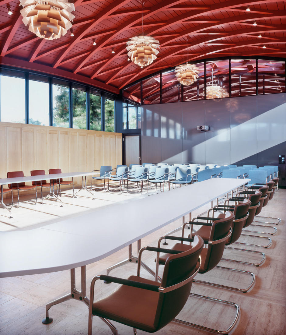 办公椅|现代真皮会议椅|办公家具|华体会体育官方在线官网家具|尼奥斯183/3会议椅