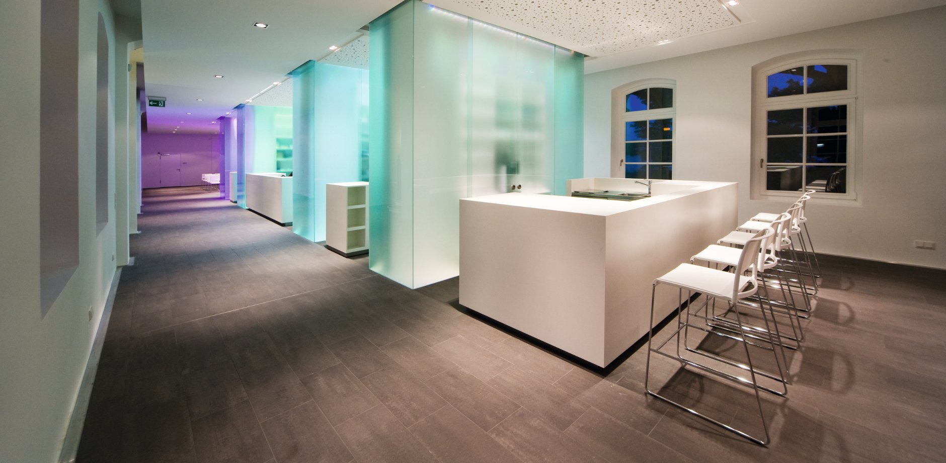 华体会体育官方在线官网 - 坐具|吧椅/凳子|办公家具|华体会体育官方在线官网家具|艾琳230/5 吧椅