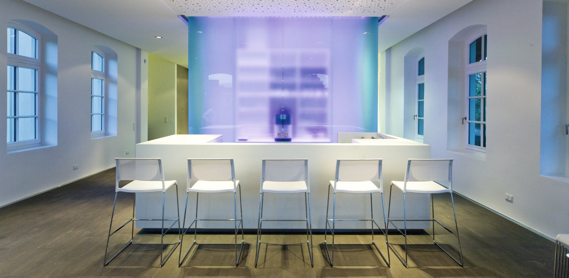 华体会体育官方在线官网 - 坐具|吧椅/凳子|办公家具|华体会体育官方在线官网家具|艾琳230/5 吧椅