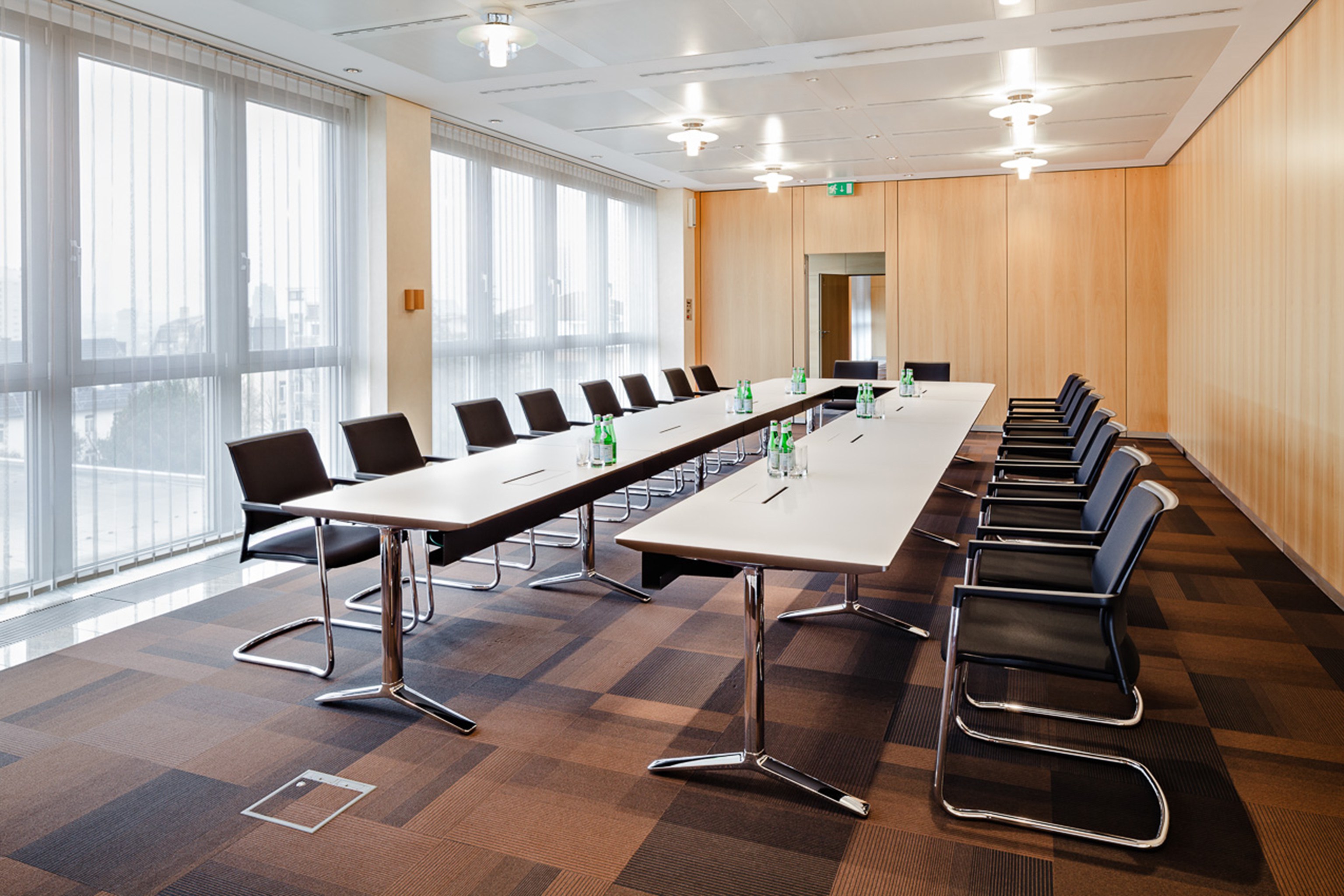 会议台|实木会议台|办公家具|华体会体育官方在线官网家具|Talk系列会议桌