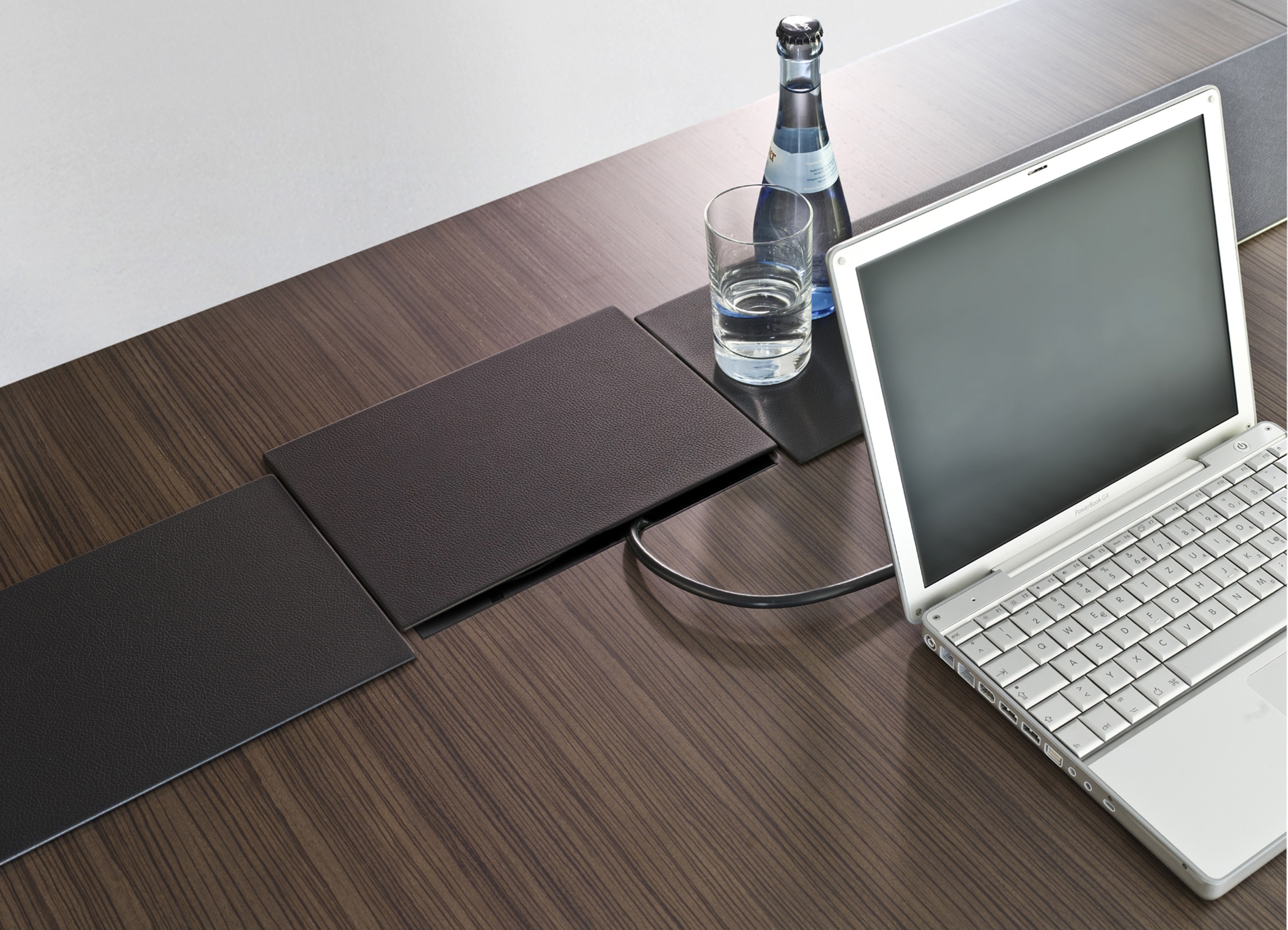 会议台|实木会议台|办公家具|华体会体育官方在线官网家具|Tune系列会议台