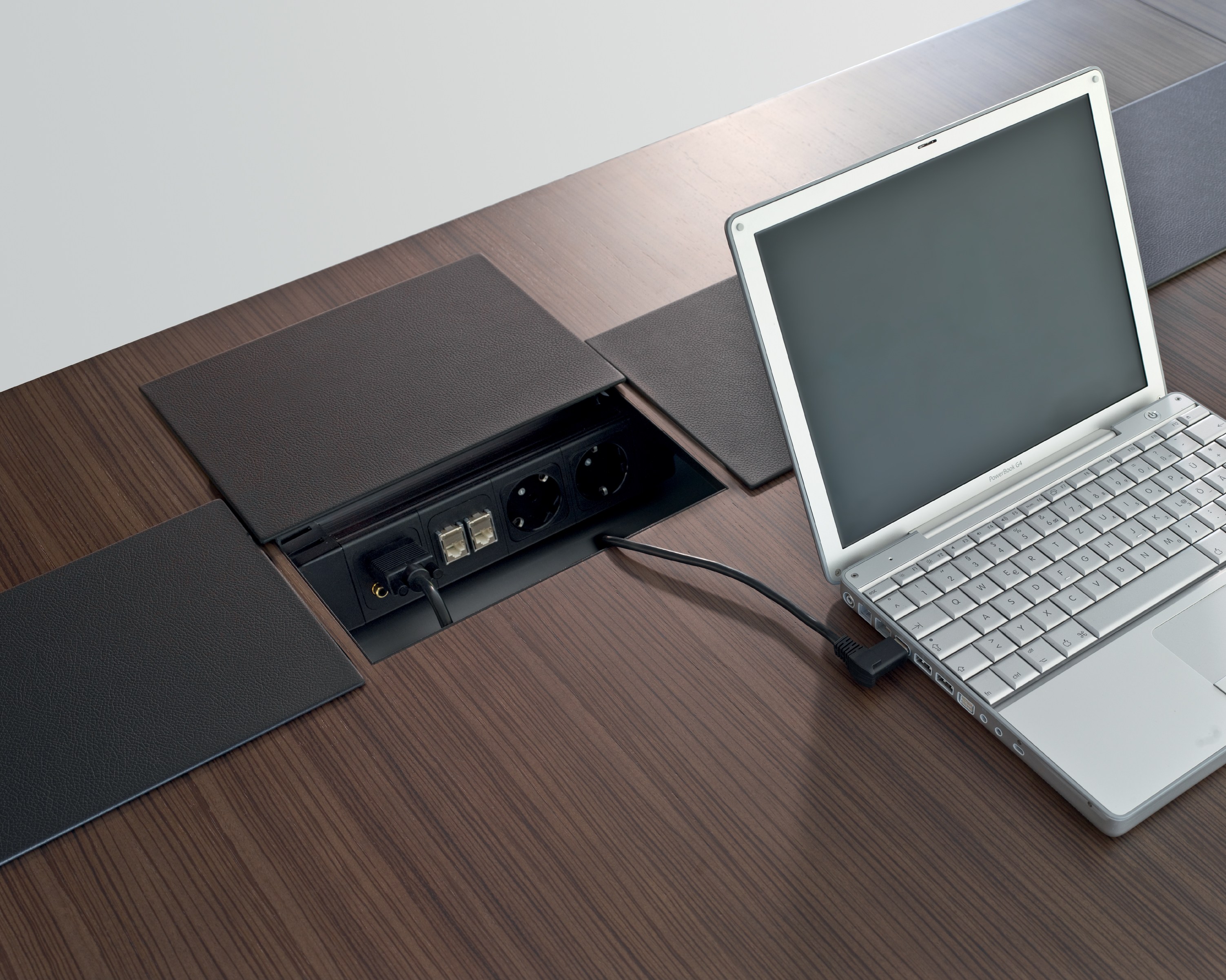 会议台|实木会议台|办公家具|华体会体育官方在线官网家具|Tune系列会议台