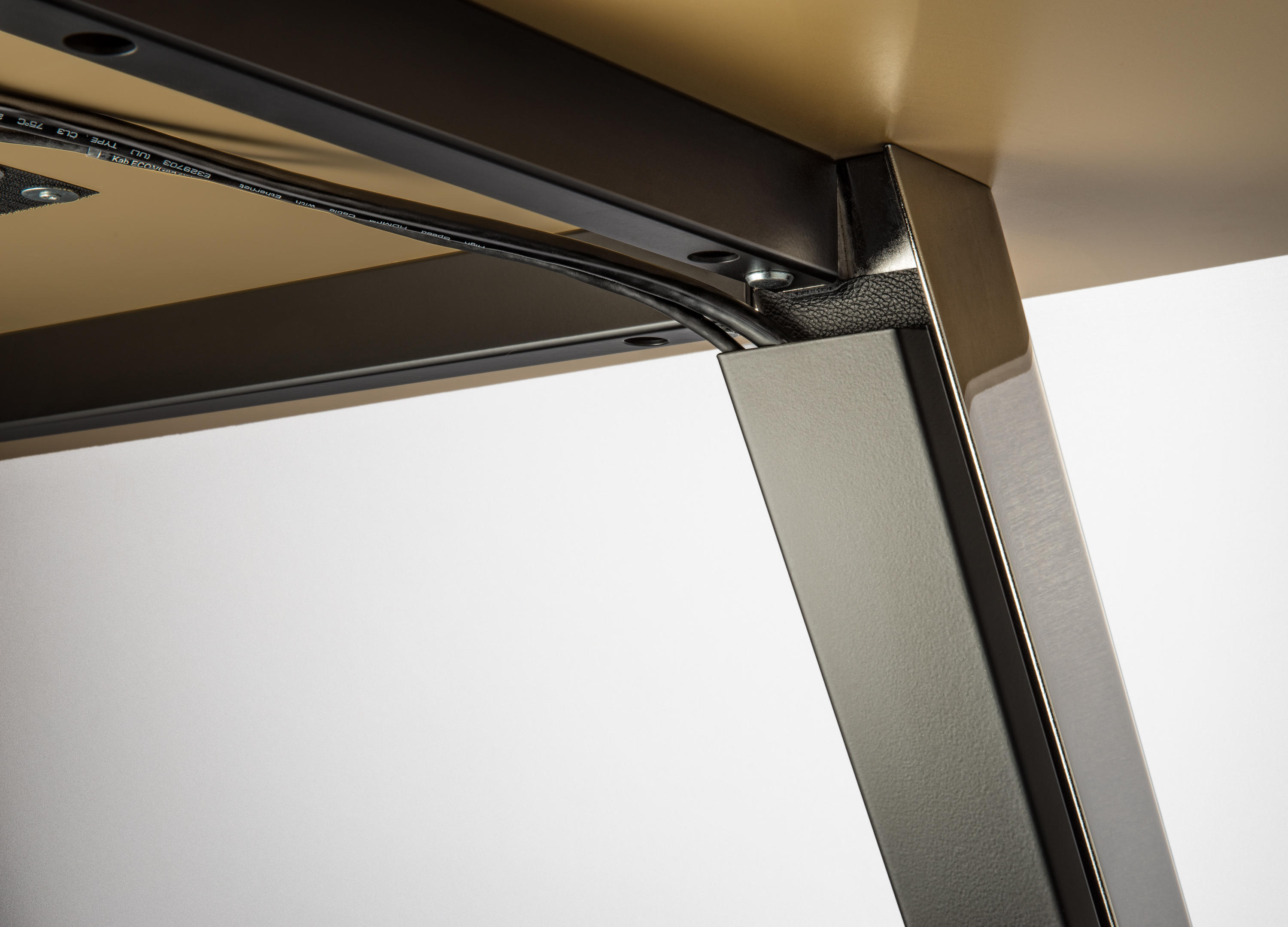 HUB视频系统|HUB视频应用|办公家具|华体会体育官方在线官网家具|C12系列会议台系列