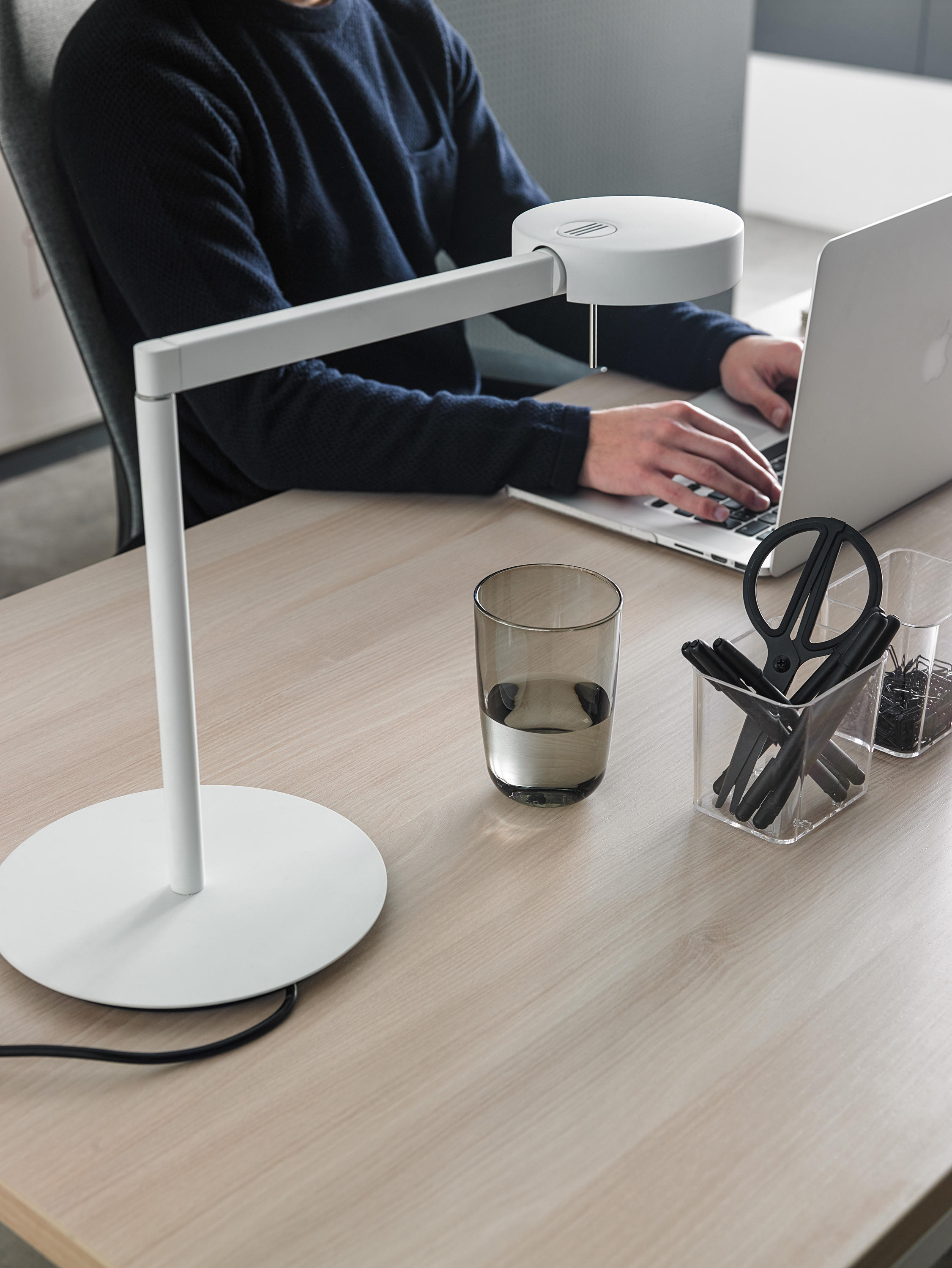 办公台|升降台|办公家具|华体会体育官方在线官网家具|流动性行政班台系列