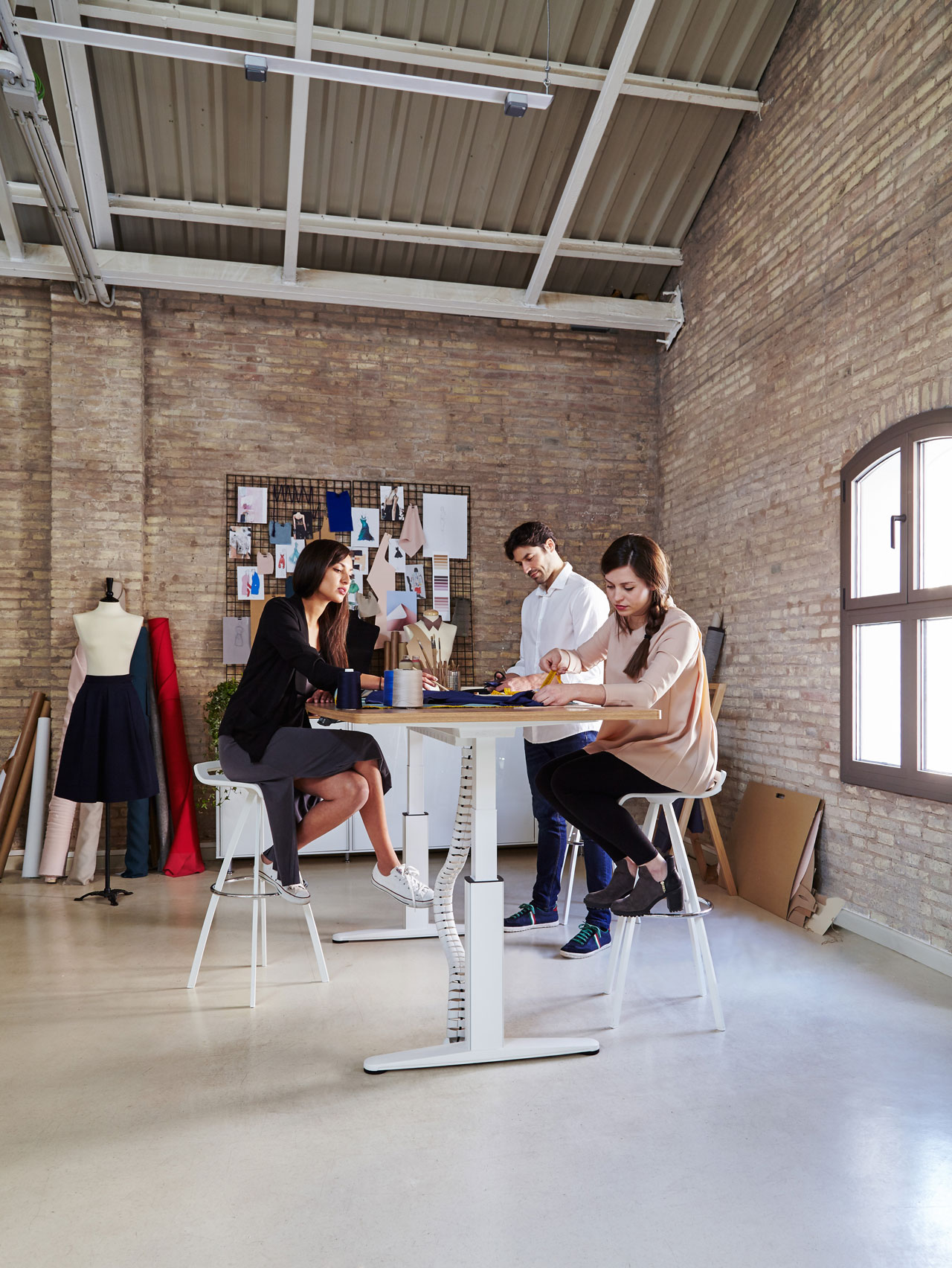 办公台|升降台|办公家具|华体会体育官方在线官网家具|流动性会议桌系列