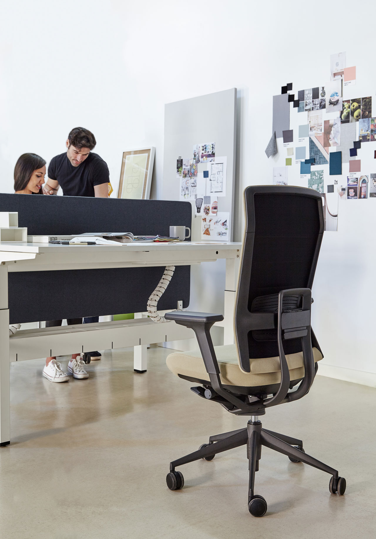 办公椅|现代真皮中班椅|办公家具|华体会体育官方在线官网家具|TNK FAMILY 大班椅系列