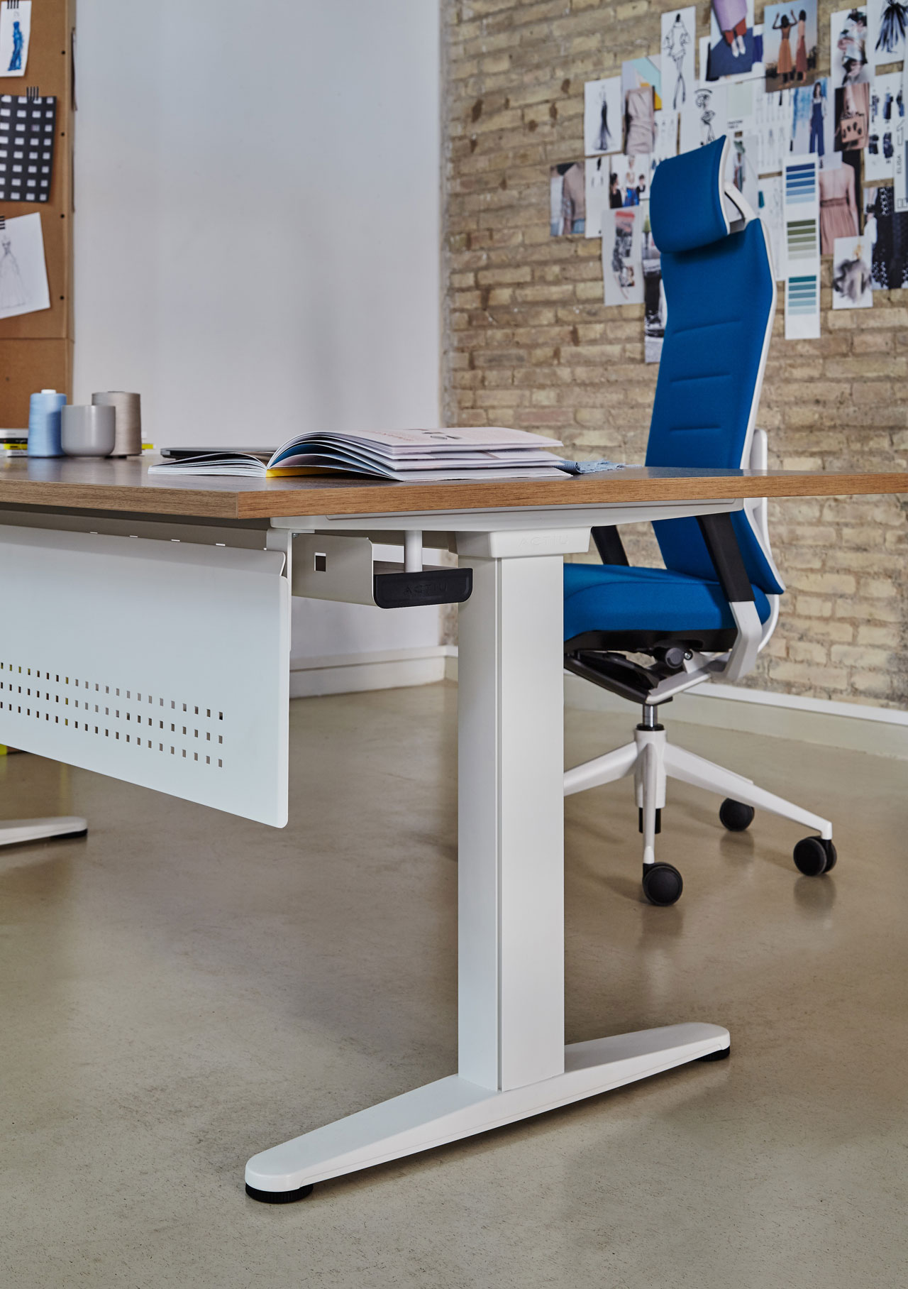 办公椅|现代真皮中班椅|办公家具|华体会体育官方在线官网家具|TNK FAMILY 大班椅系列