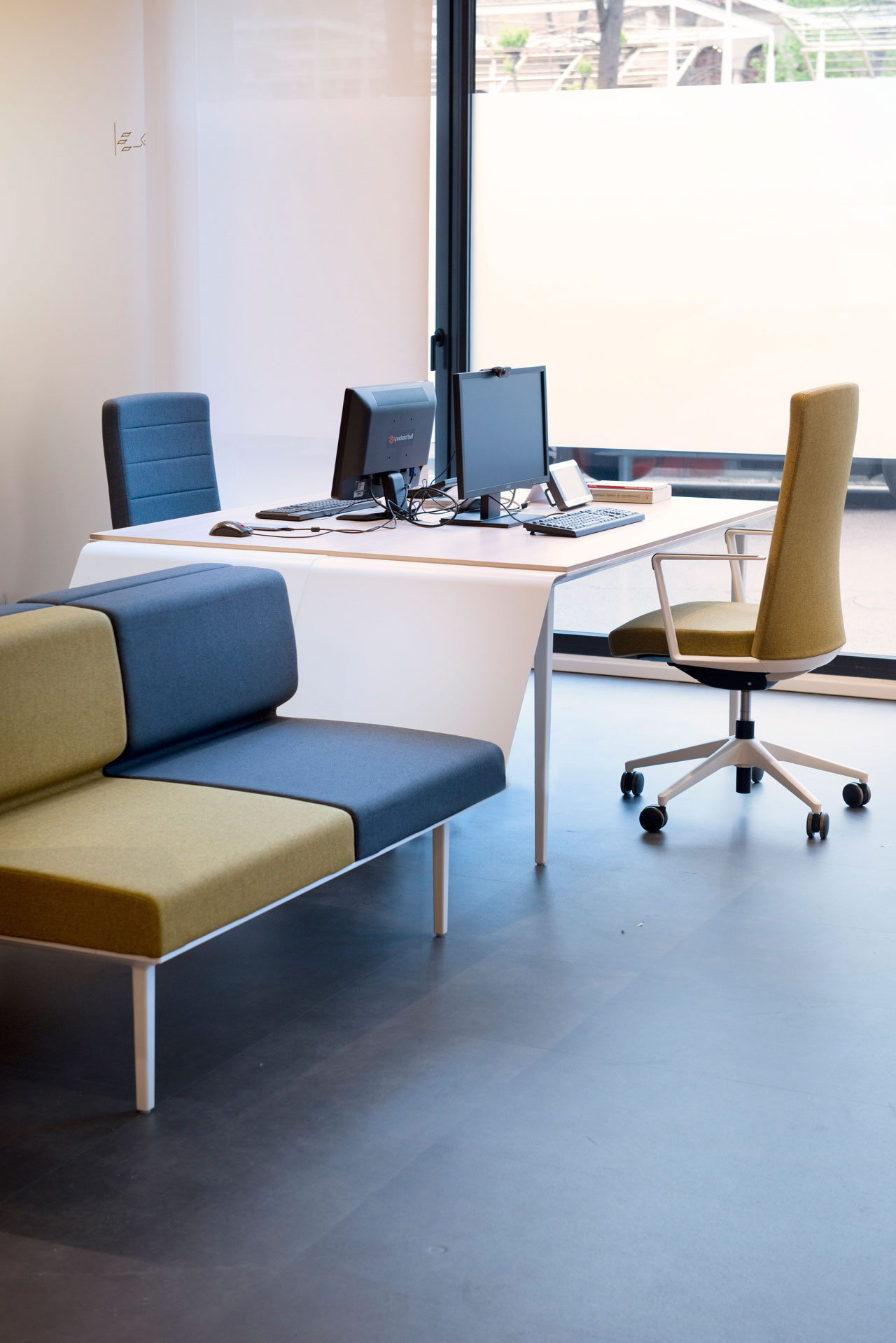 办公椅|布面职员椅|办公家具|华体会体育官方在线官网家具|CRON 职员椅系列