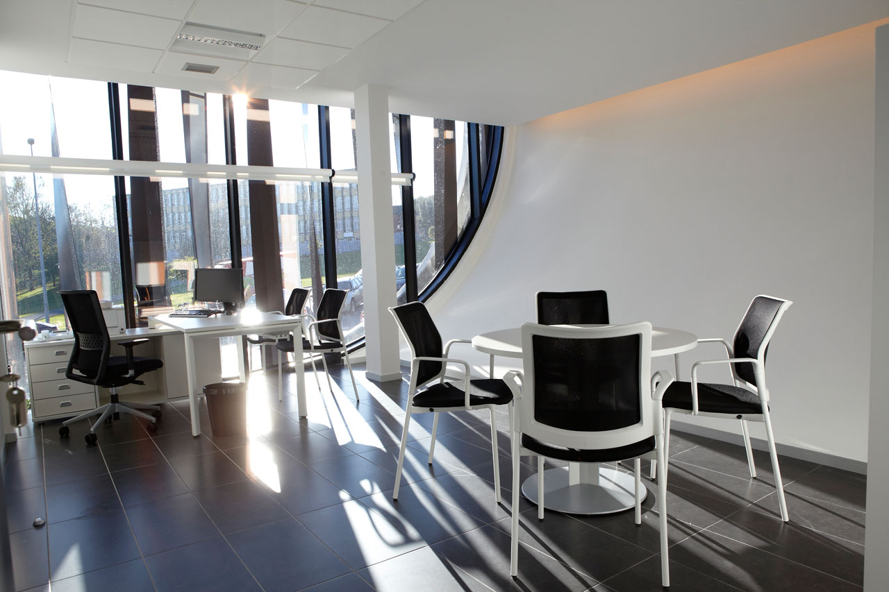 办公椅|现代真皮会议椅|办公家具|华体会体育官方在线官网家具|URBAN PLUS 洽谈椅系列