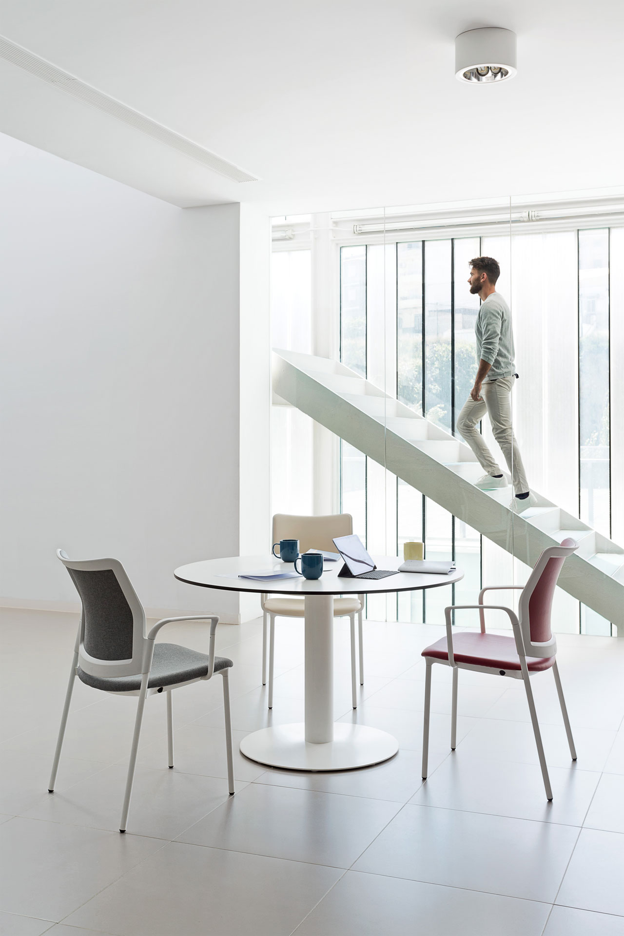 办公椅|现代真皮会议椅|办公家具|华体会体育官方在线官网家具|URBAN PLUS 洽谈椅系列