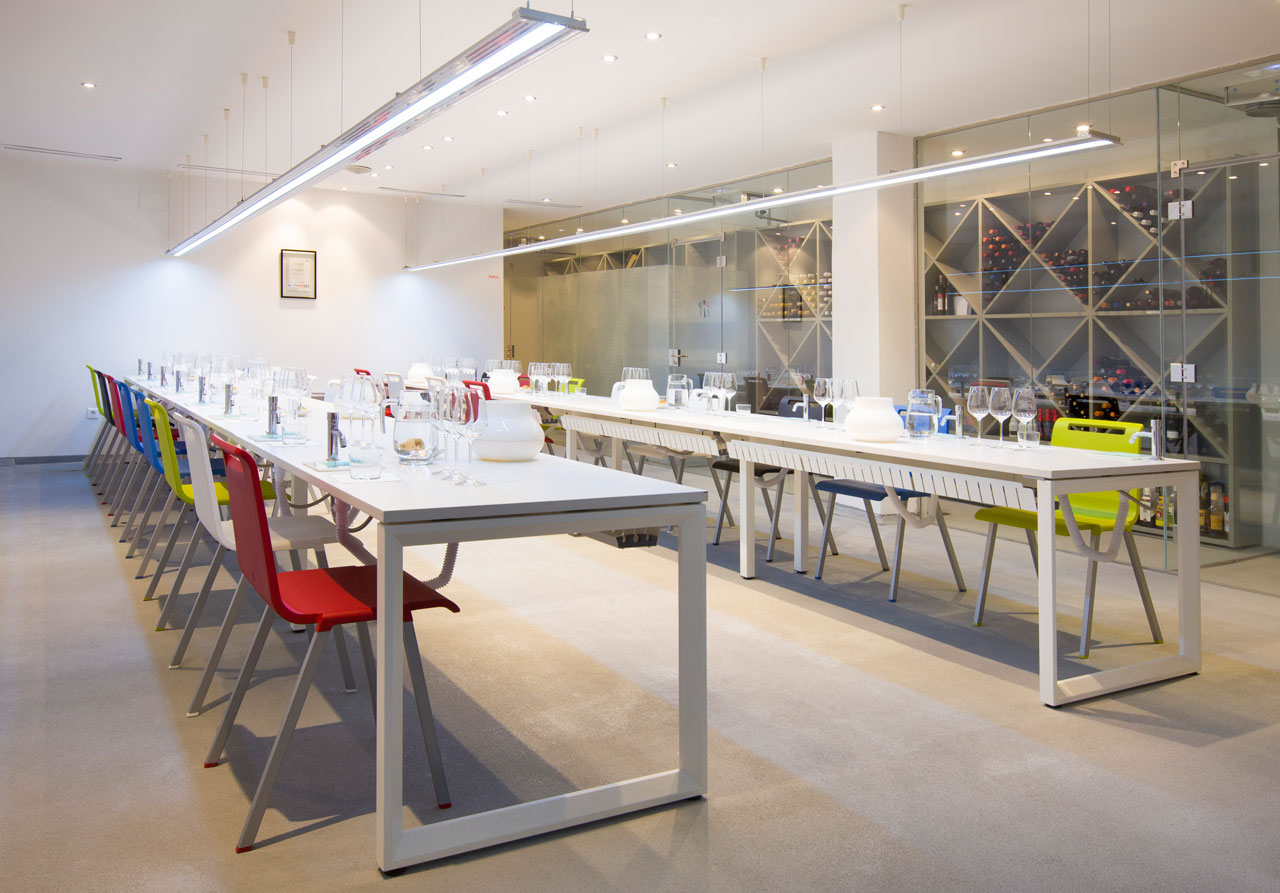 办公椅|现代真皮会议椅|办公家具|华体会体育官方在线官网家具|MIT培训洽谈系列