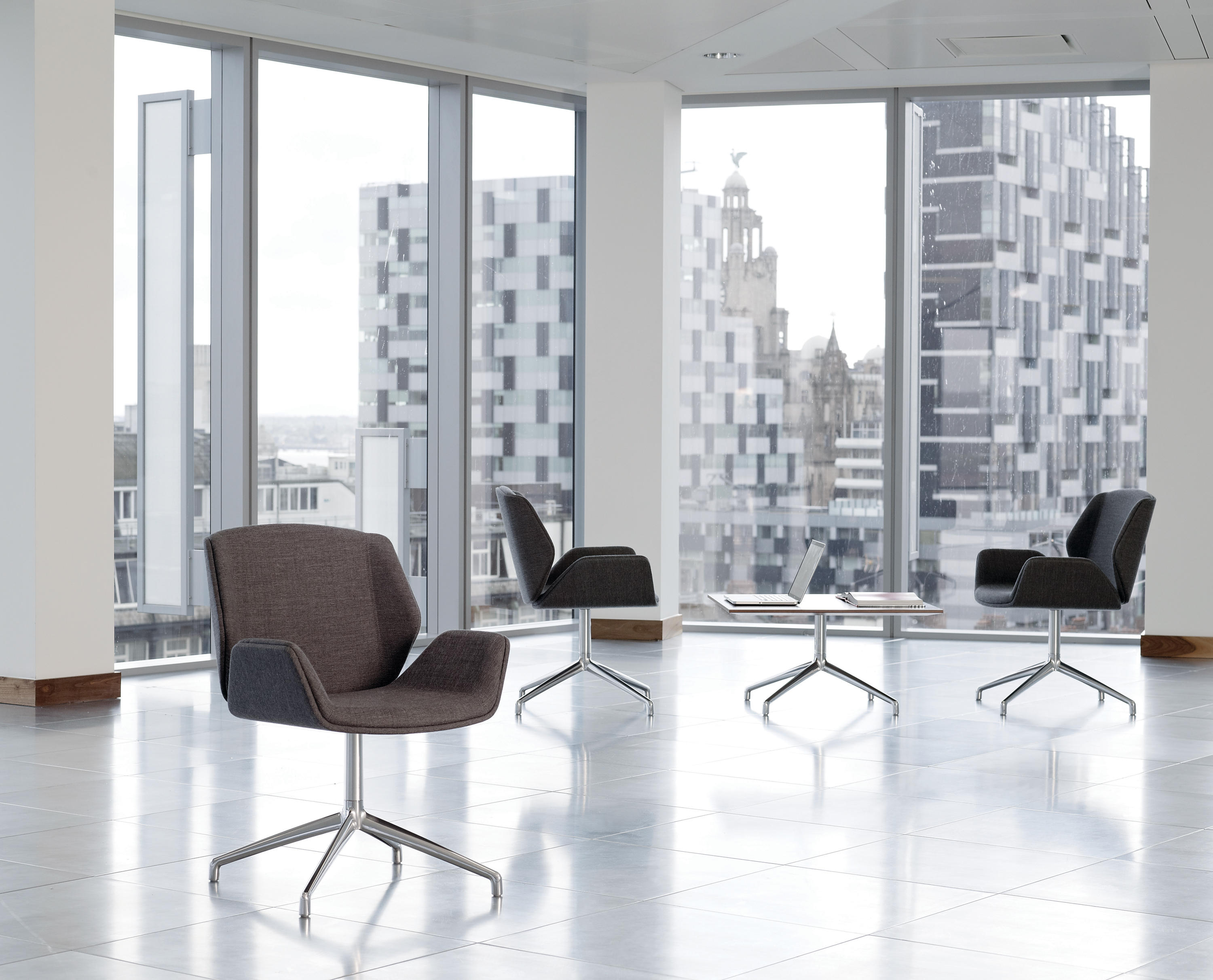 办公椅|现代真皮会议椅|办公家具|华体会体育官方在线官网家具|克鲁兹会议椅