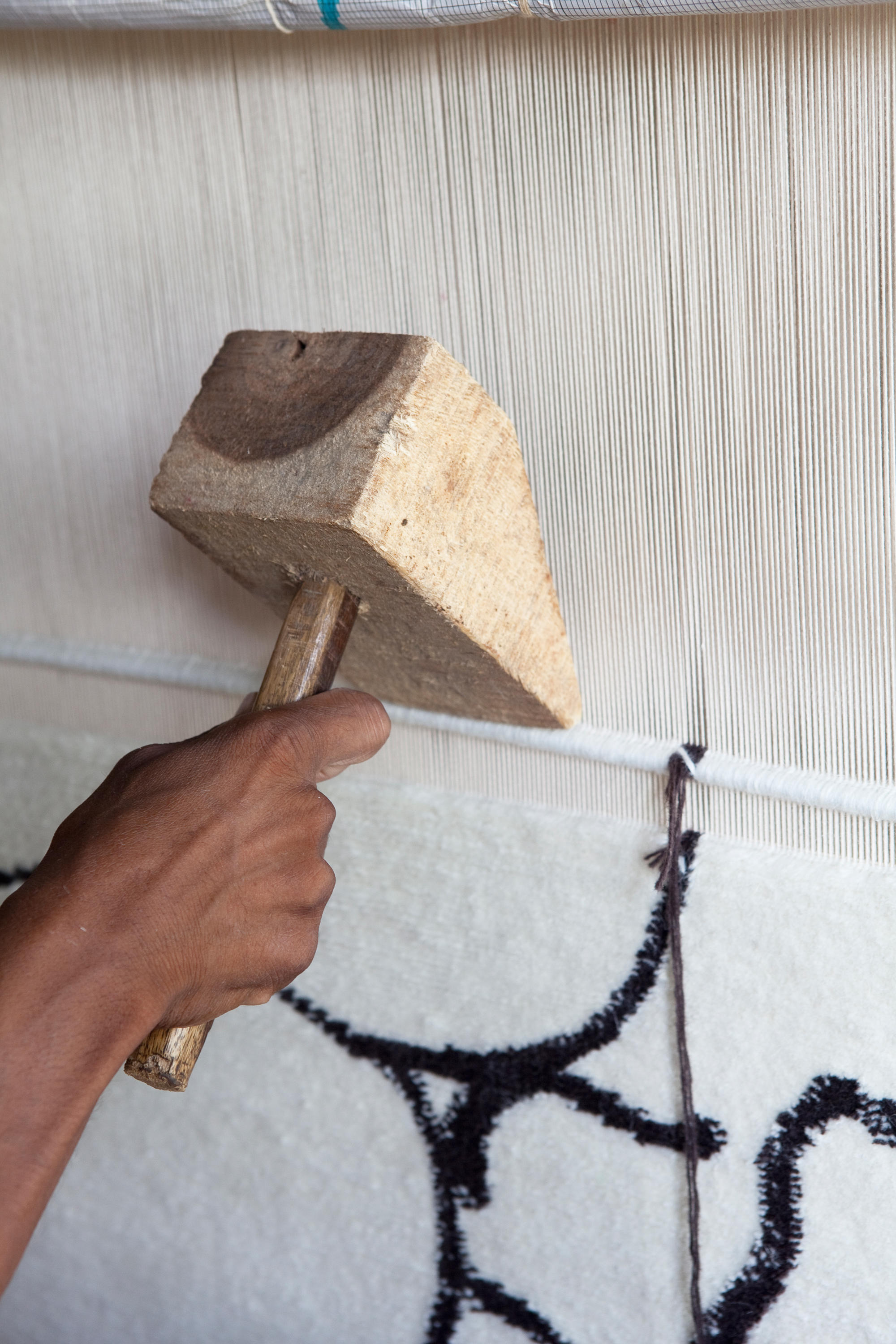 华体会体育官方在线官网 - 附件|地毯|办公家具|华体会体育官方在线官网家具|1966年Chillida拼接壁毯