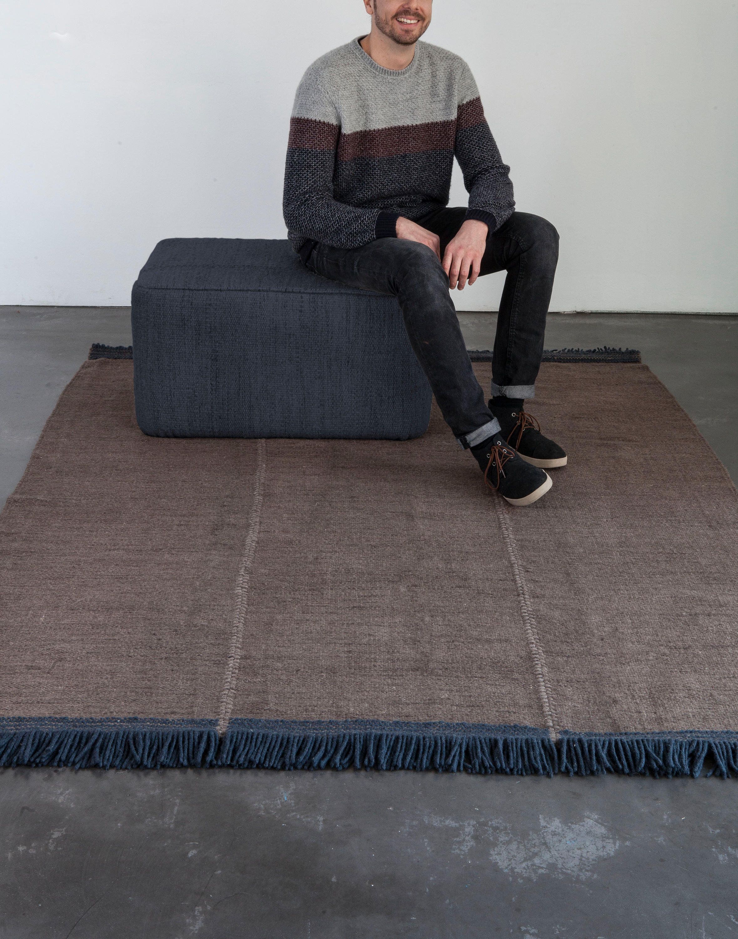 华体会体育官方在线官网 - 附件|地毯|办公家具|华体会体育官方在线官网家具|米娅地毯