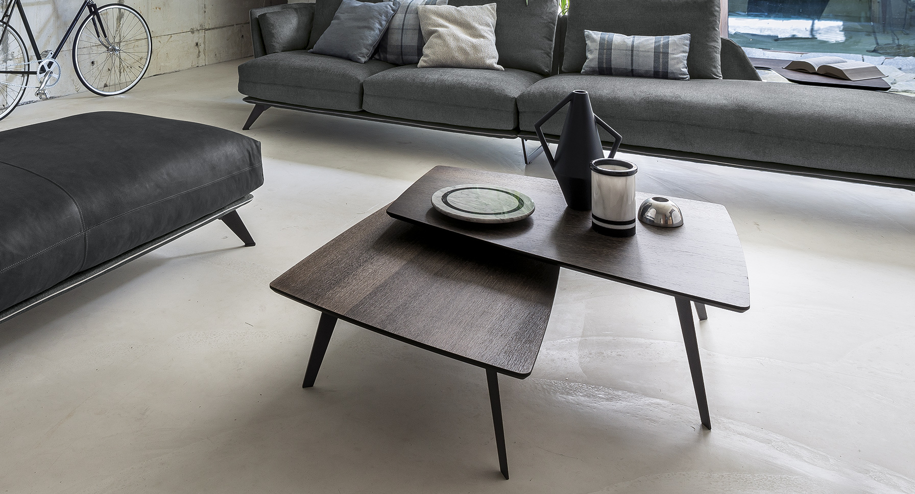 华体会体育官方在线官网 - 桌几|茶几/边几|办公家具|华体会体育官方在线官网家具|市中心茶几系列